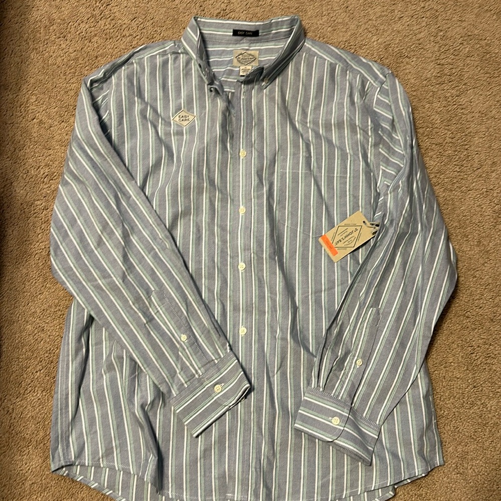 ST. JOHN’S BAY easy care dress shirt, button up. NWT